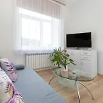 Lägenhet Five Bedroom For 12 In Center With Desk And Balcony By Renters