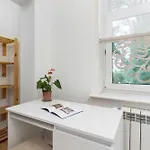 Lägenhet Five Bedroom For 12 In Center With Desk And Balcony By Renters