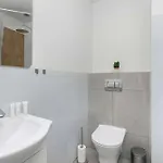 Five Bedroom For 12 In Center With Desk And Balcony By Renters * Gdańsk
