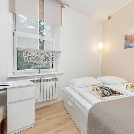 Appartement Five Bedroom For 12 In Gdansk Center With Desk And Balcony By Renters *