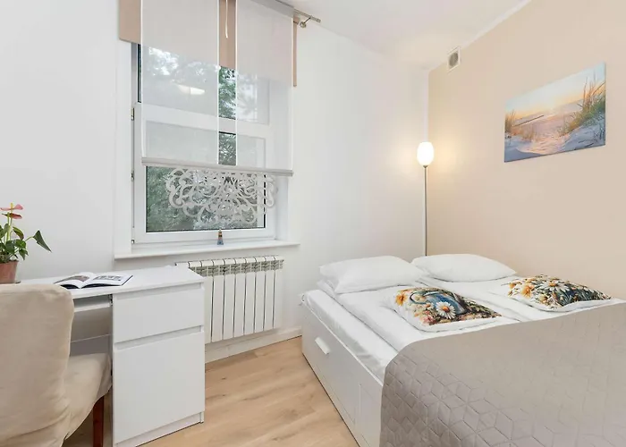 Apartment Five Bedroom For 12 In Gdansk Center With Desk And Balcony By Renters *