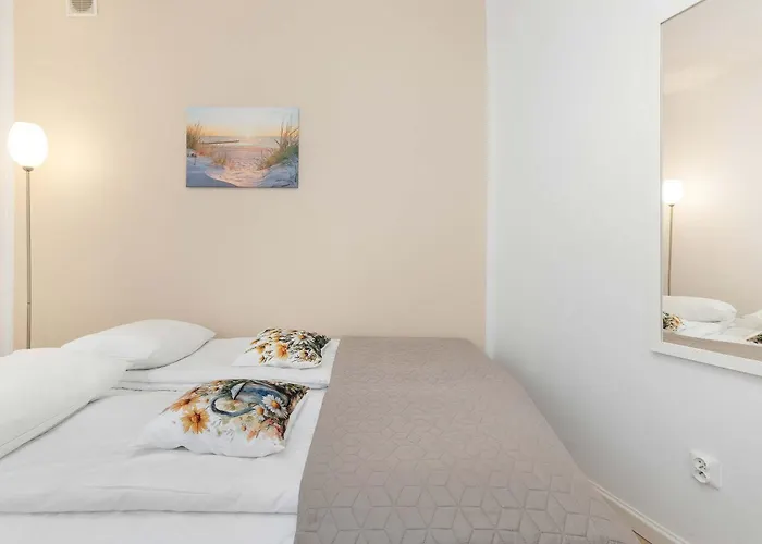 Apartment Five Bedroom For 12 In Gdansk Center With Desk And Balcony By Renters Gdansk