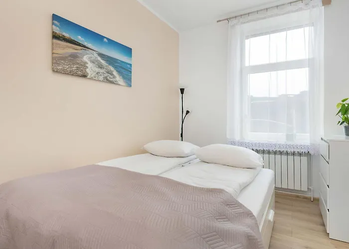 Five Bedroom For 12 In Gdansk Center With Desk And Balcony By Renters