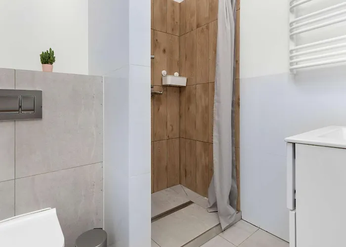 Apartament Five Bedroom For 12 In Gdansk Center With Desk And Balcony By Renters *